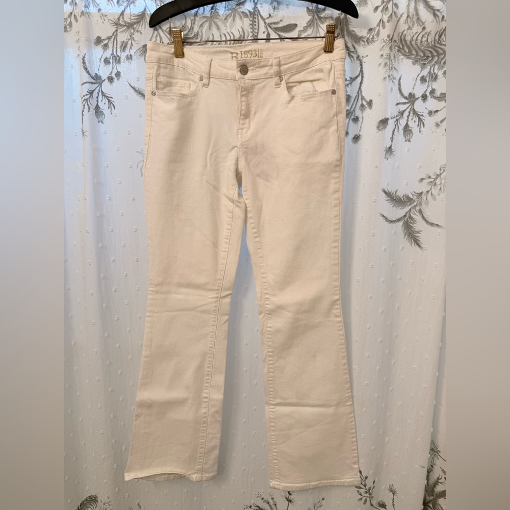 Elegant Cream Flare Jeans
